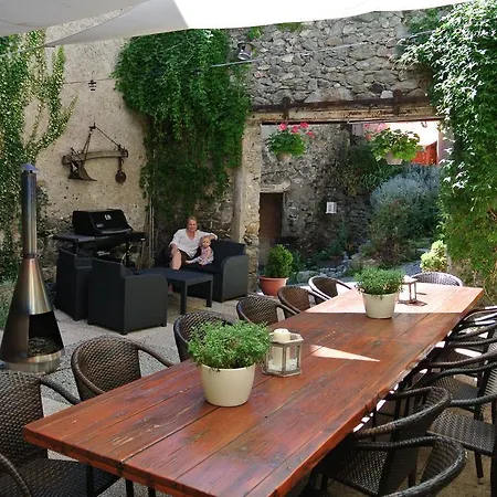 Chambres D'hotes Les 2 M Bed & Breakfast *