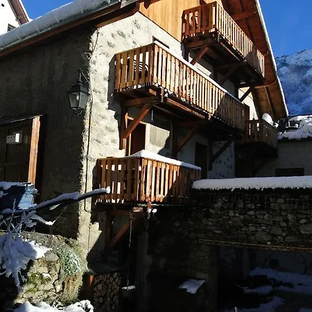 Chambres D'hotes Les 2 M Bed & Breakfast
